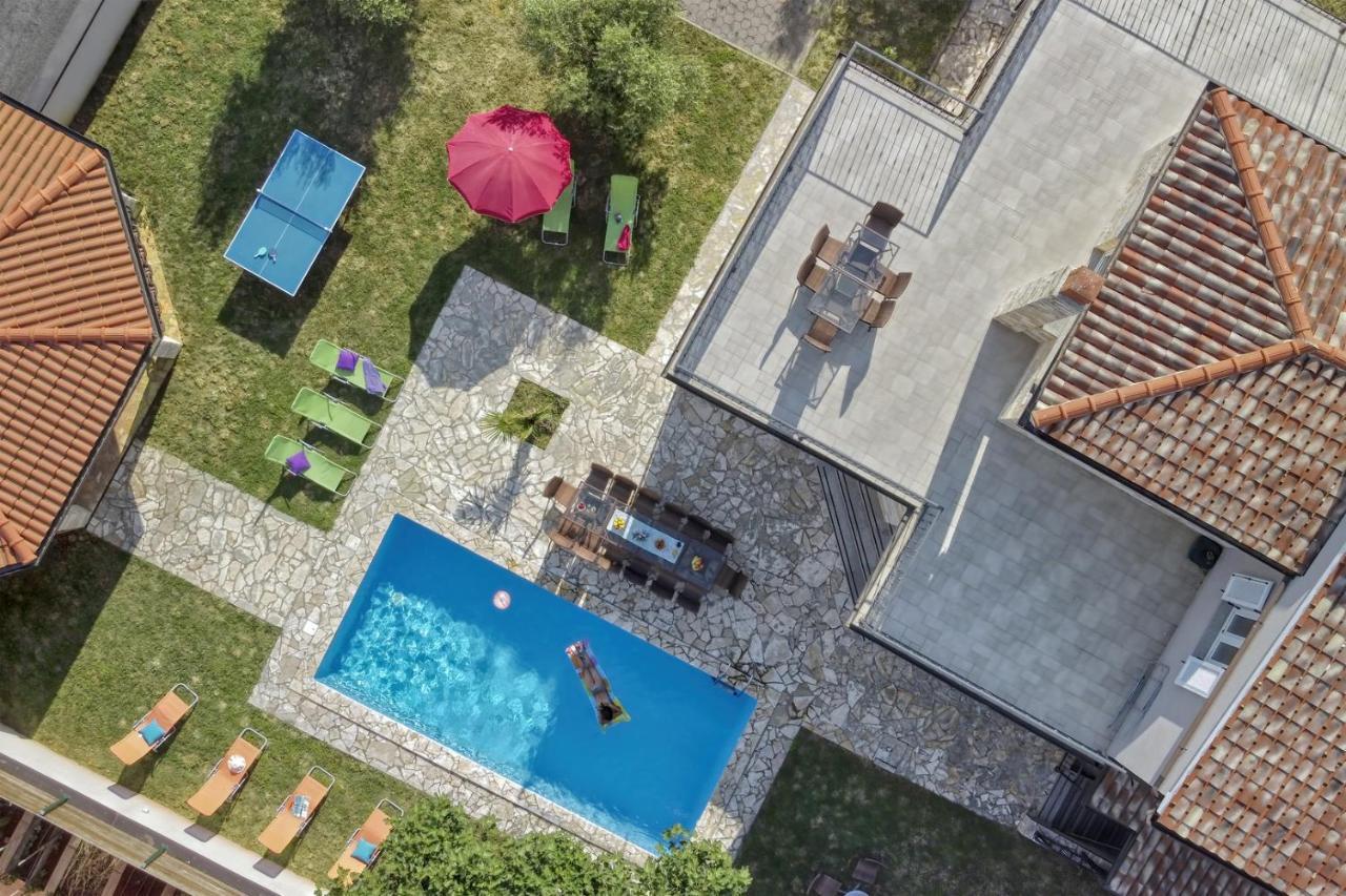 Villa Gracia - Big House, Pool, Bbq, Playground & Table Tennis, Game Room With Billiards & Table Football, Pula, Istria Exterior photo