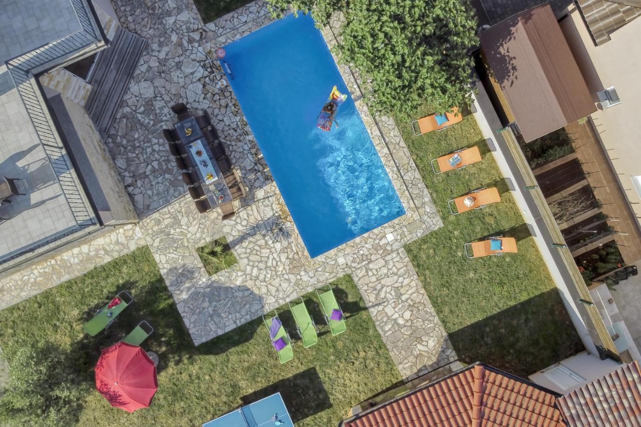 Villa Gracia - Big House, Pool, Bbq, Playground & Table Tennis, Game Room With Billiards & Table Football, Pula, Istria Exterior photo