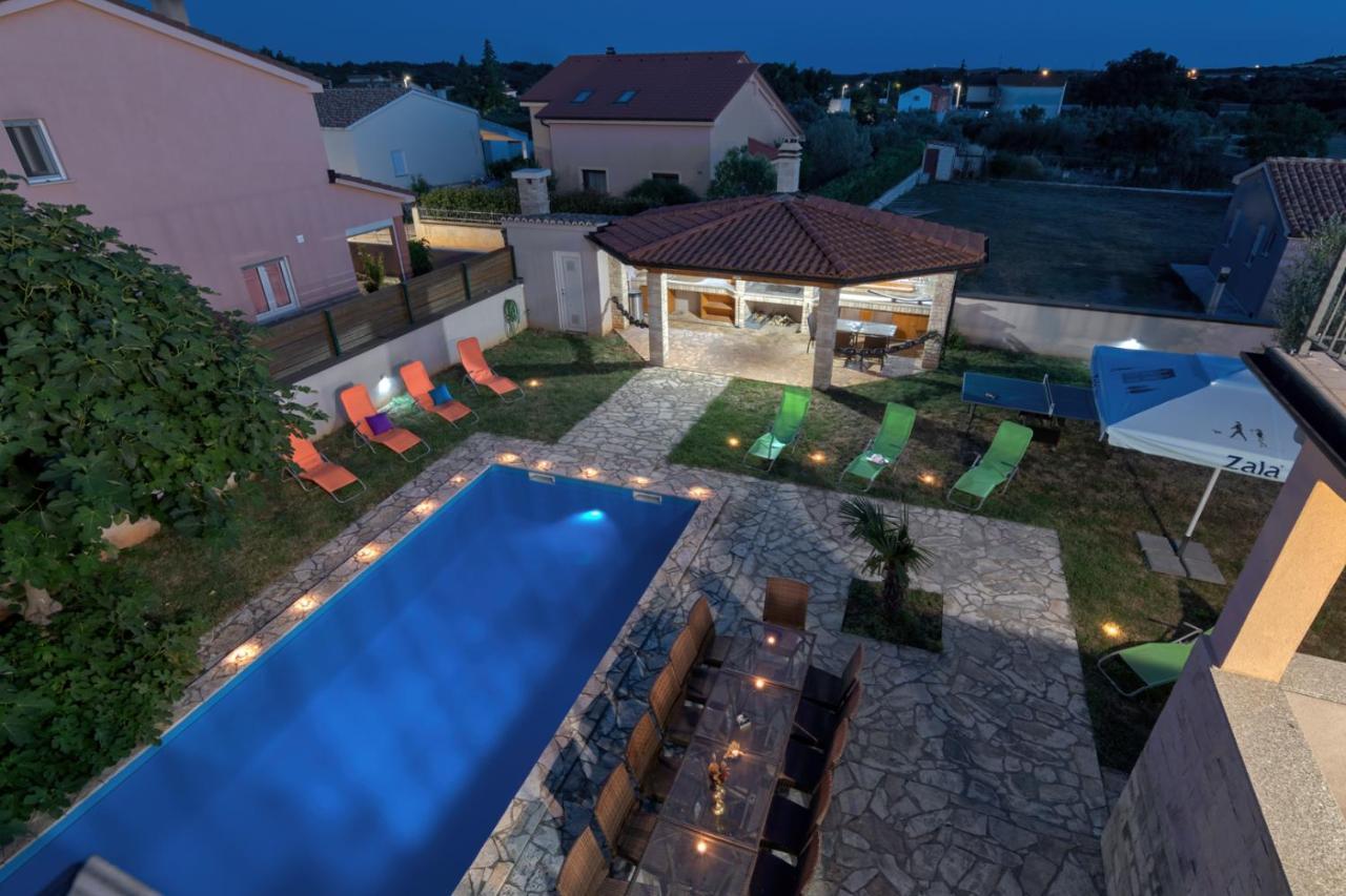 Villa Gracia - Big House, Pool, Bbq, Playground & Table Tennis, Game Room With Billiards & Table Football, Pula, Istria Exterior photo